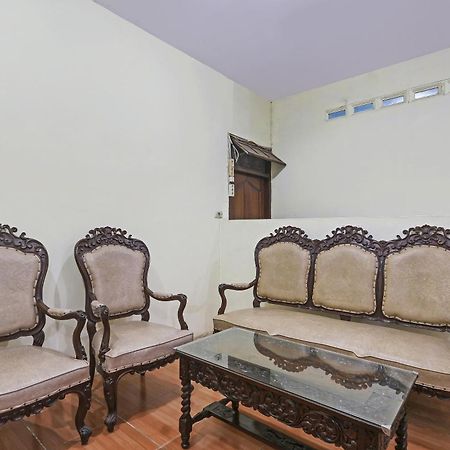 Spot On 90744 Alika Homestay Demak Eksteriør bilde
