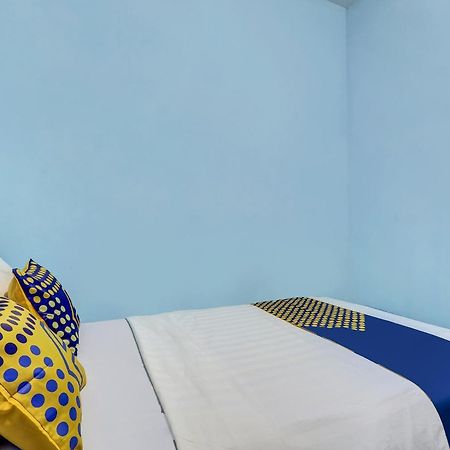 Spot On 90744 Alika Homestay Demak Eksteriør bilde