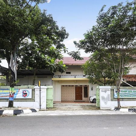 Spot On 90744 Alika Homestay Demak Eksteriør bilde