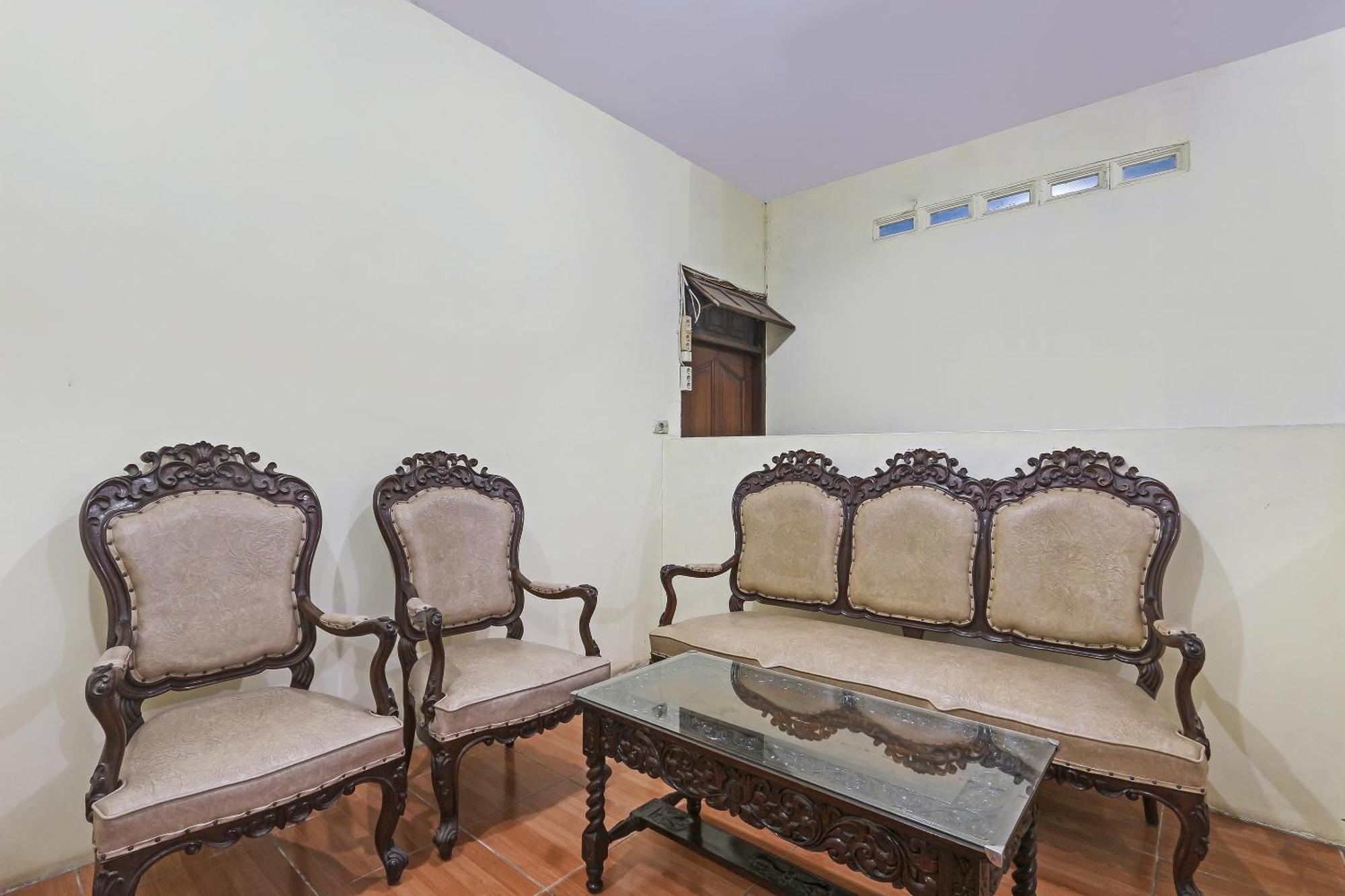 Spot On 90744 Alika Homestay Demak Eksteriør bilde