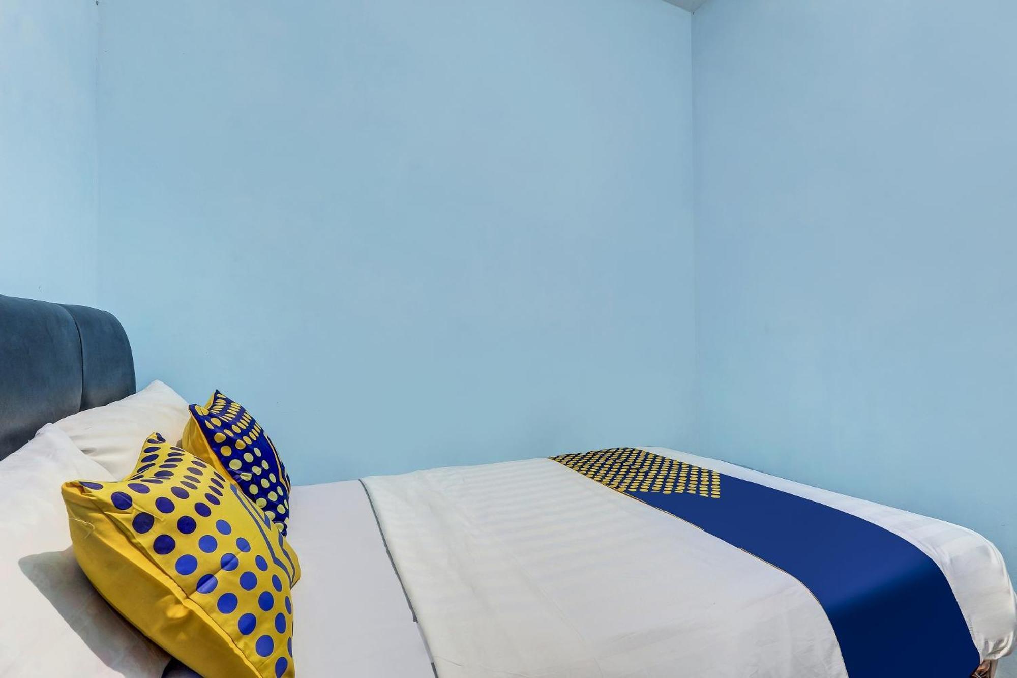 Spot On 90744 Alika Homestay Demak Eksteriør bilde