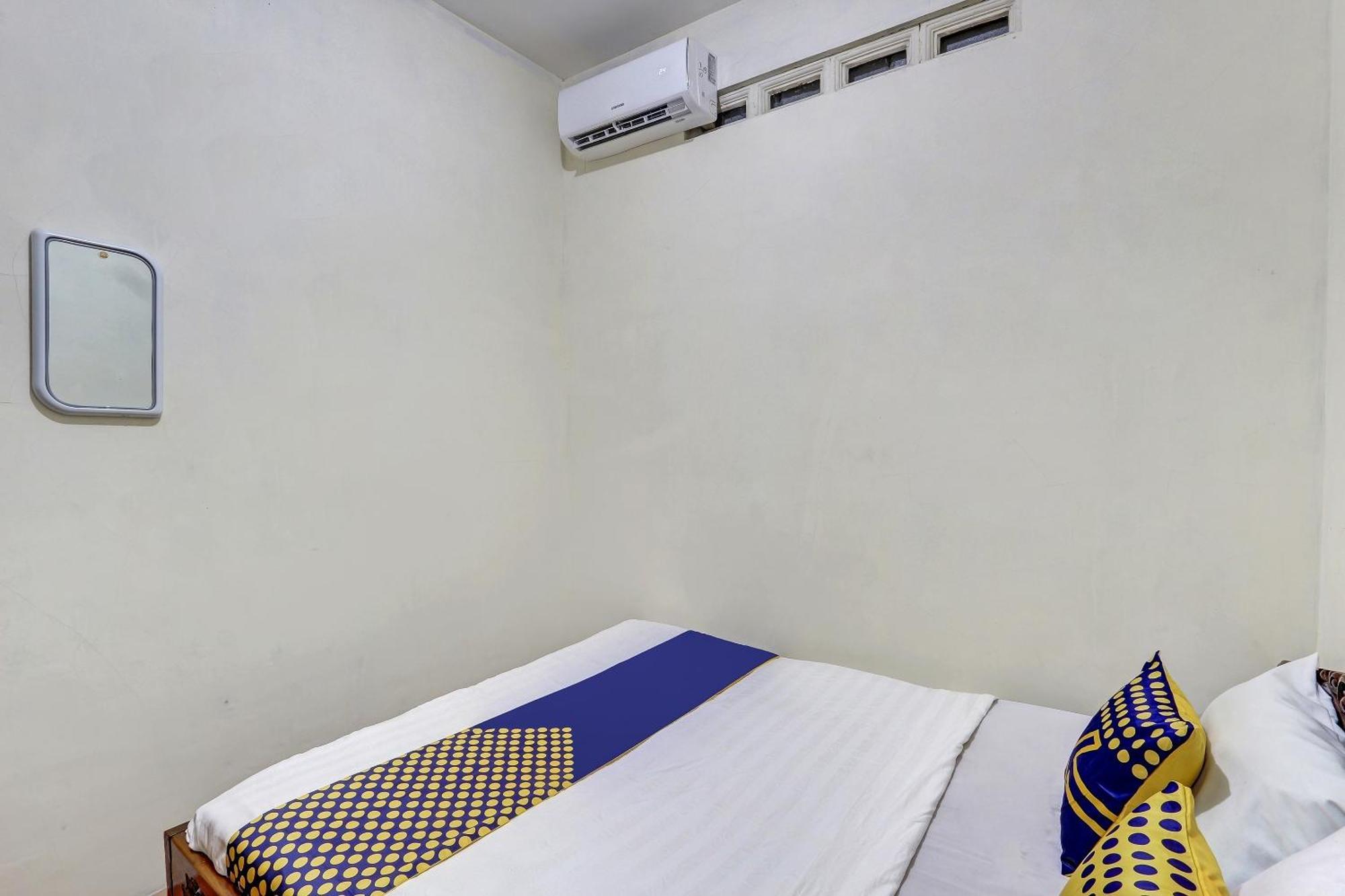 Spot On 90744 Alika Homestay Demak Eksteriør bilde