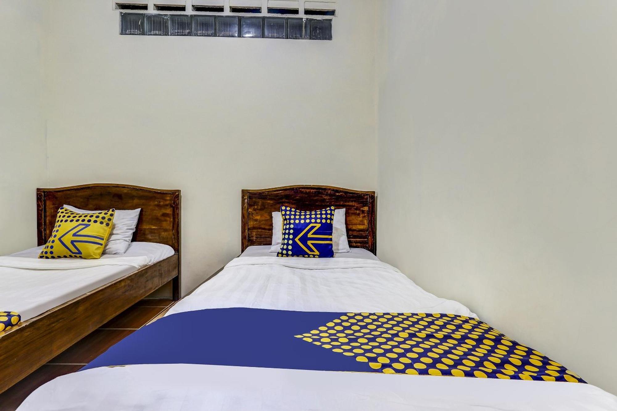 Spot On 90744 Alika Homestay Demak Eksteriør bilde