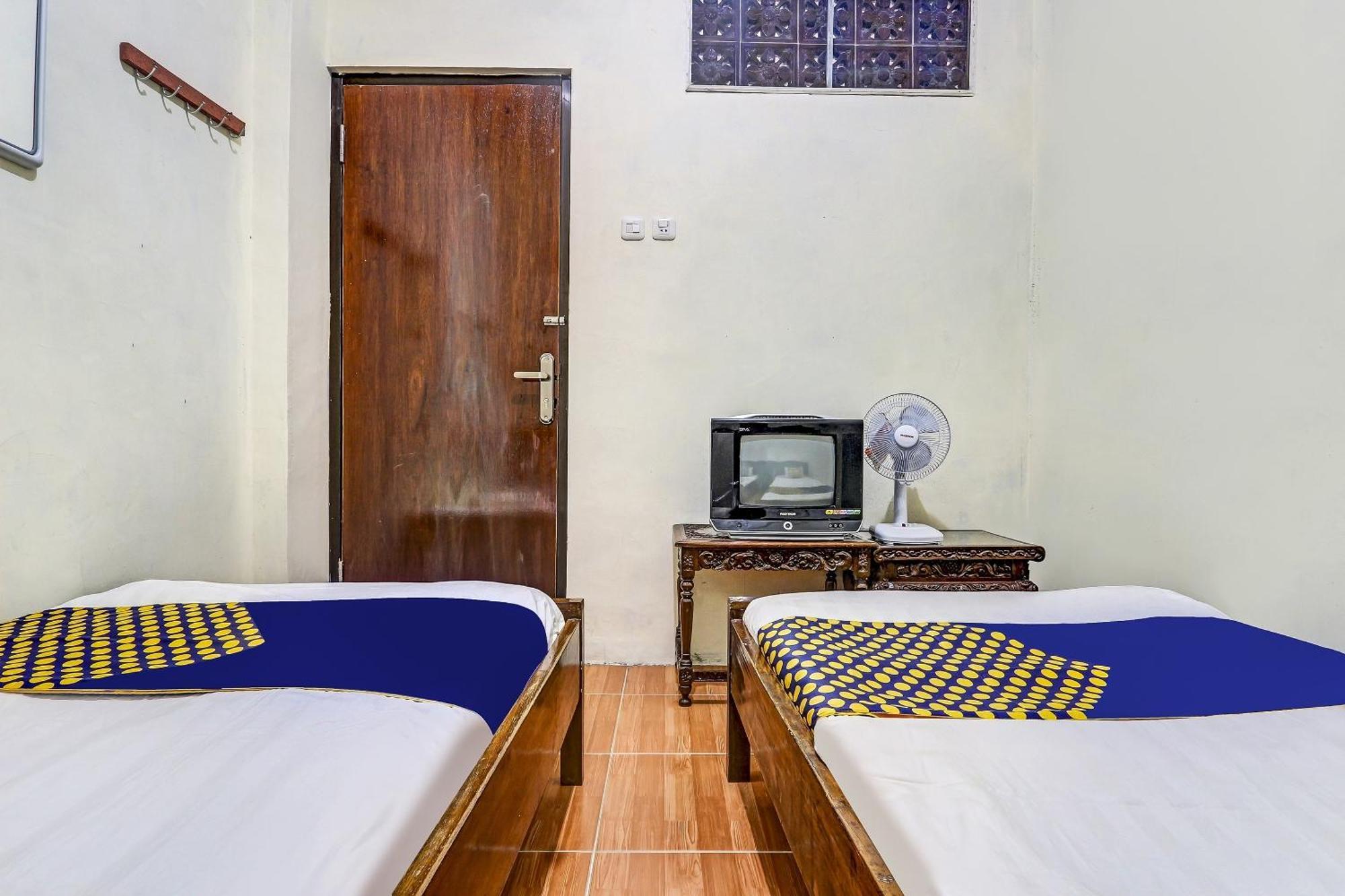 Spot On 90744 Alika Homestay Demak Eksteriør bilde